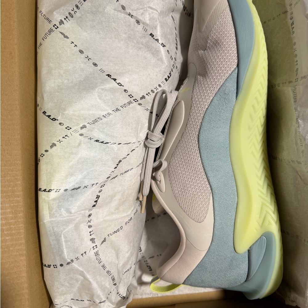 RAD One V-2 men’s 13 BNIB